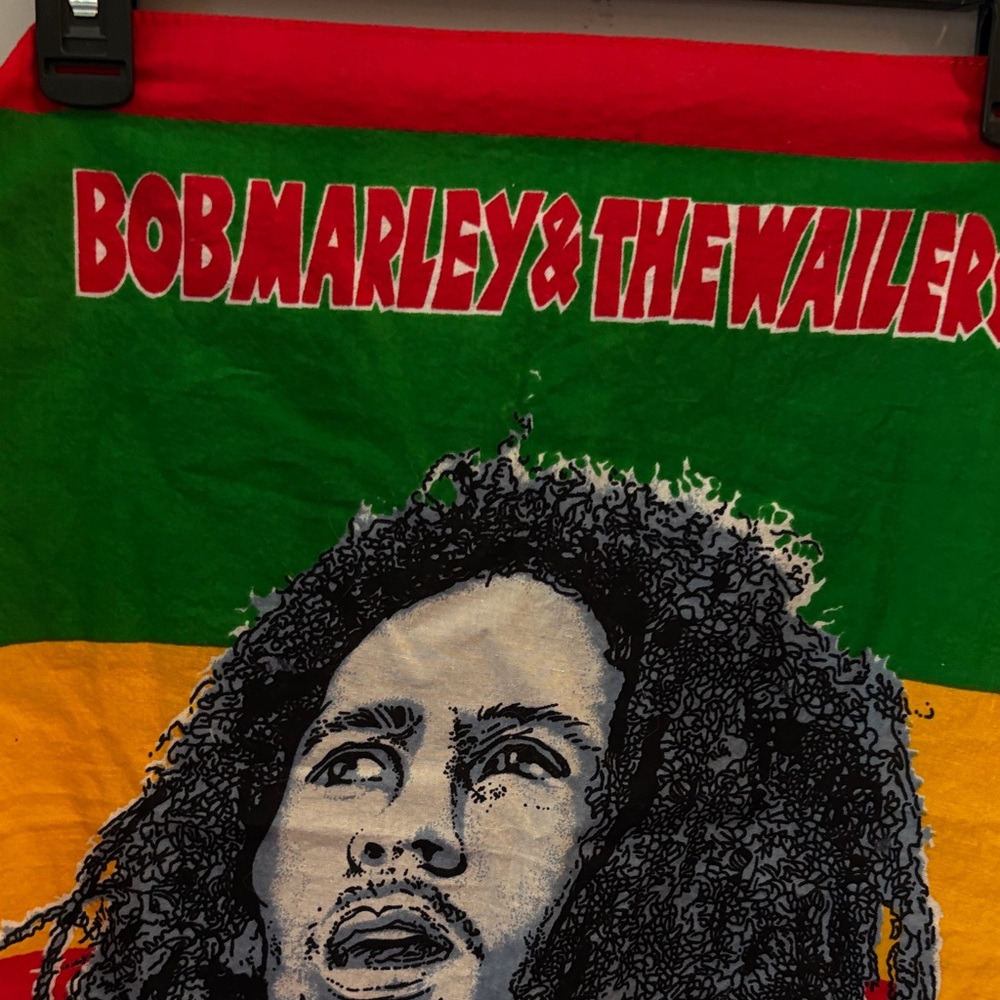 Bob Marley & The Wailers small flag - Picture 3 of 4